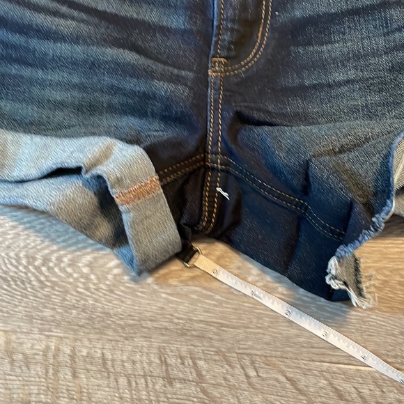 American Eagle Cut-off Jean Shorts, Size 2 - Picture 9 of 10